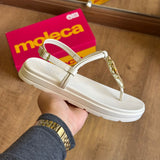 Sandália Moleca Detalhe Dourado de Folha