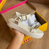 Sandália Papete Moleca Detalhes Dourados