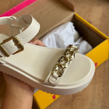 Sandália Papete Moleca Detalhes Dourados